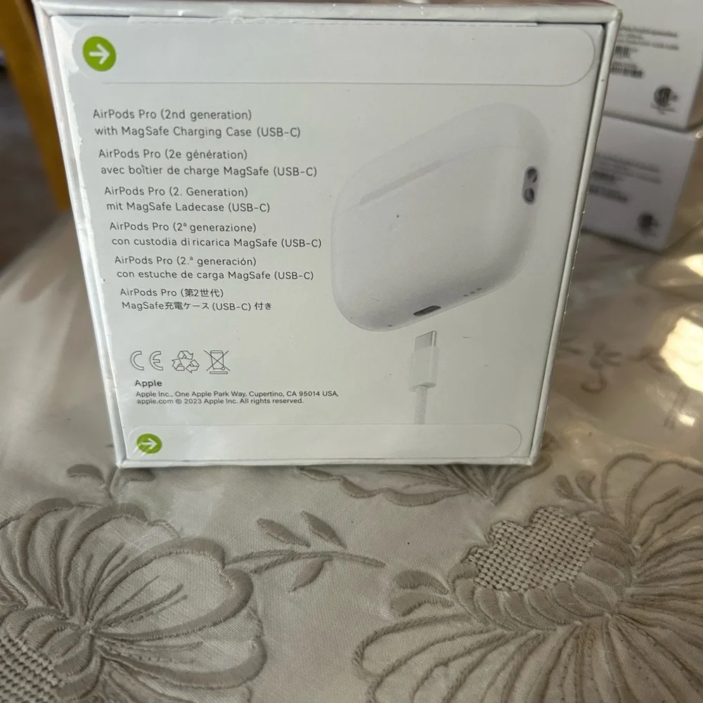 Apple White Wireless Earbuds